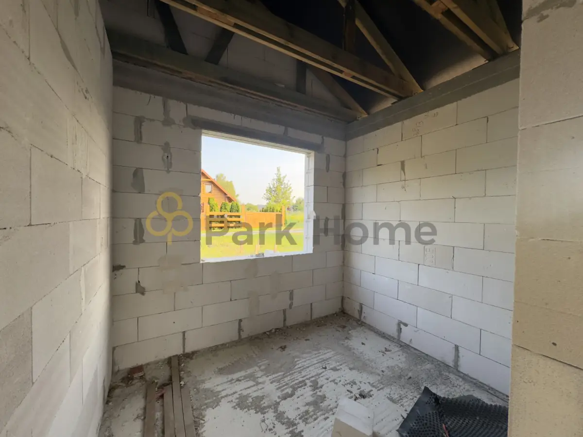 Działka z rozpoczętą budową domku letniskowego