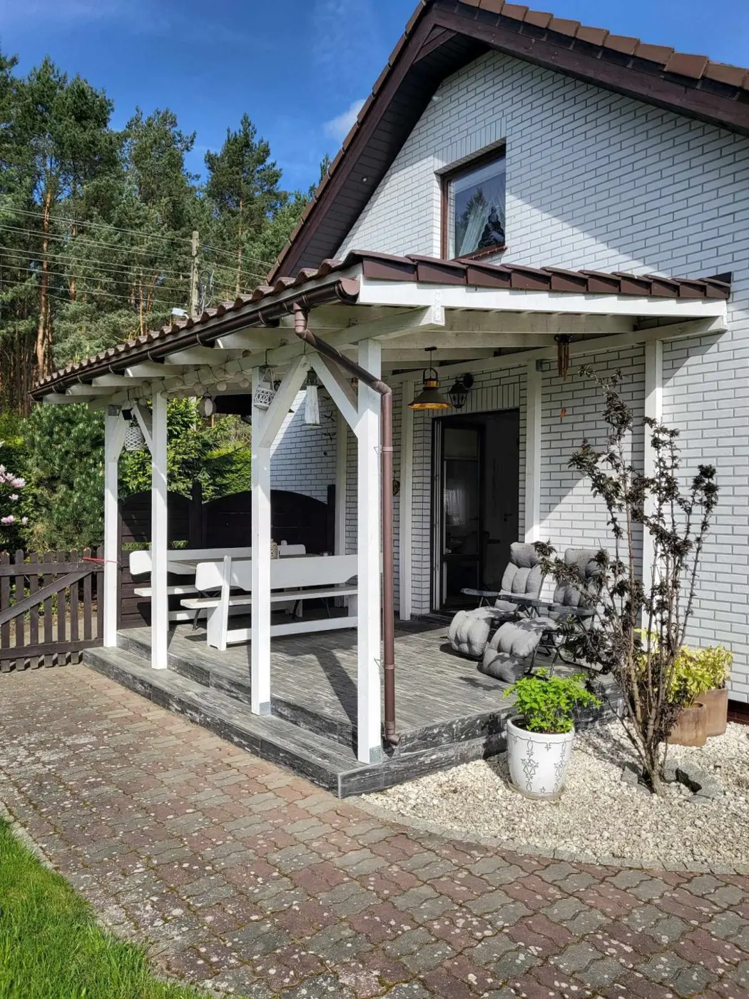 Nowoczesny dom przy lesie i Jeziorze Miedwie