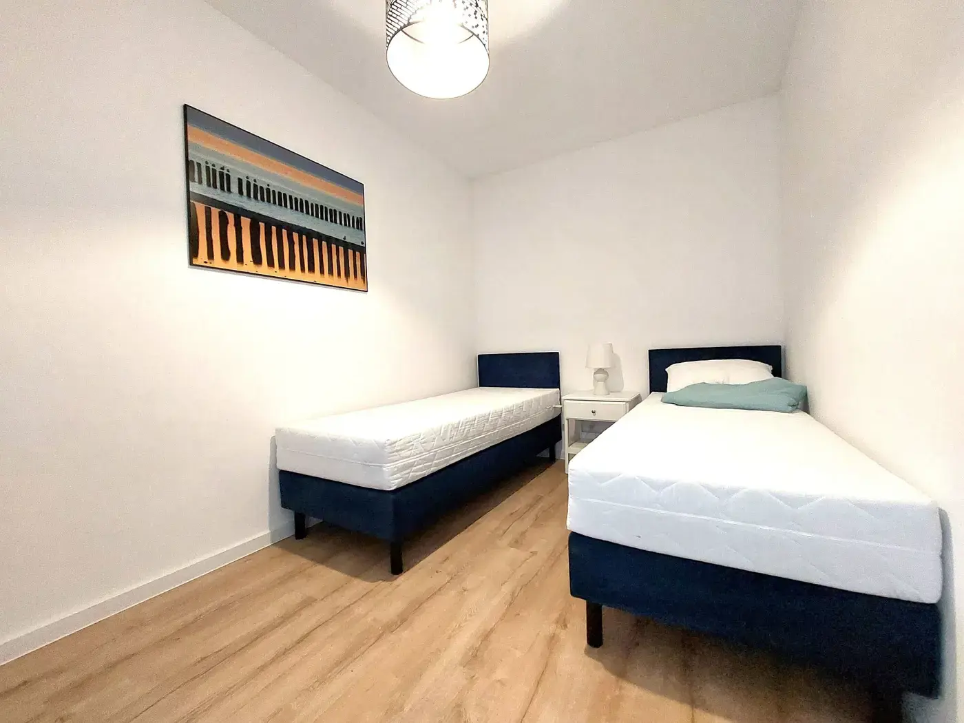 Wynajem długoterminowy. Mieszkanie przy porcie rybackim, 2 piętro i 2 pokoje.