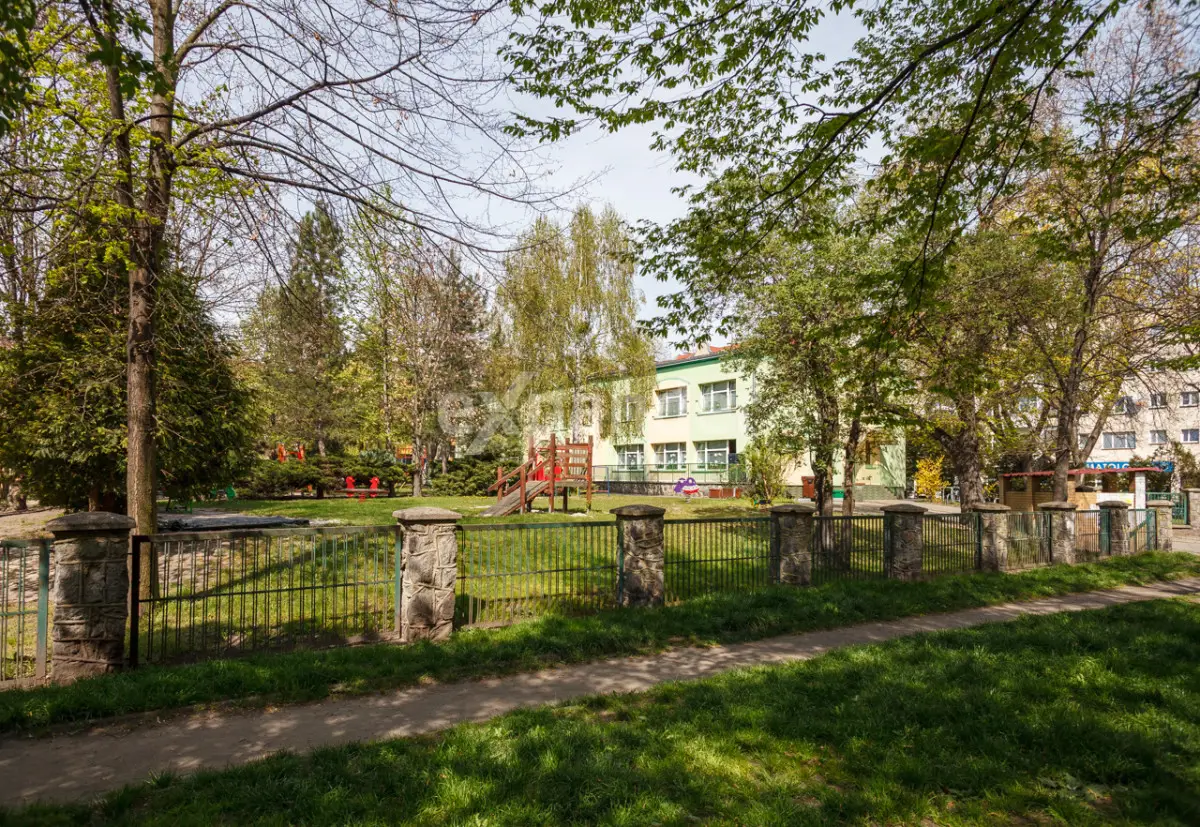 Rewelacyjna lokalizacja - zielone podwórko OKAZJA