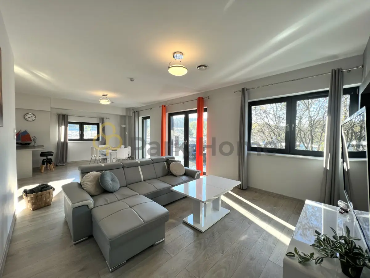 Obiekt-restauracja/apartament - Dominice.