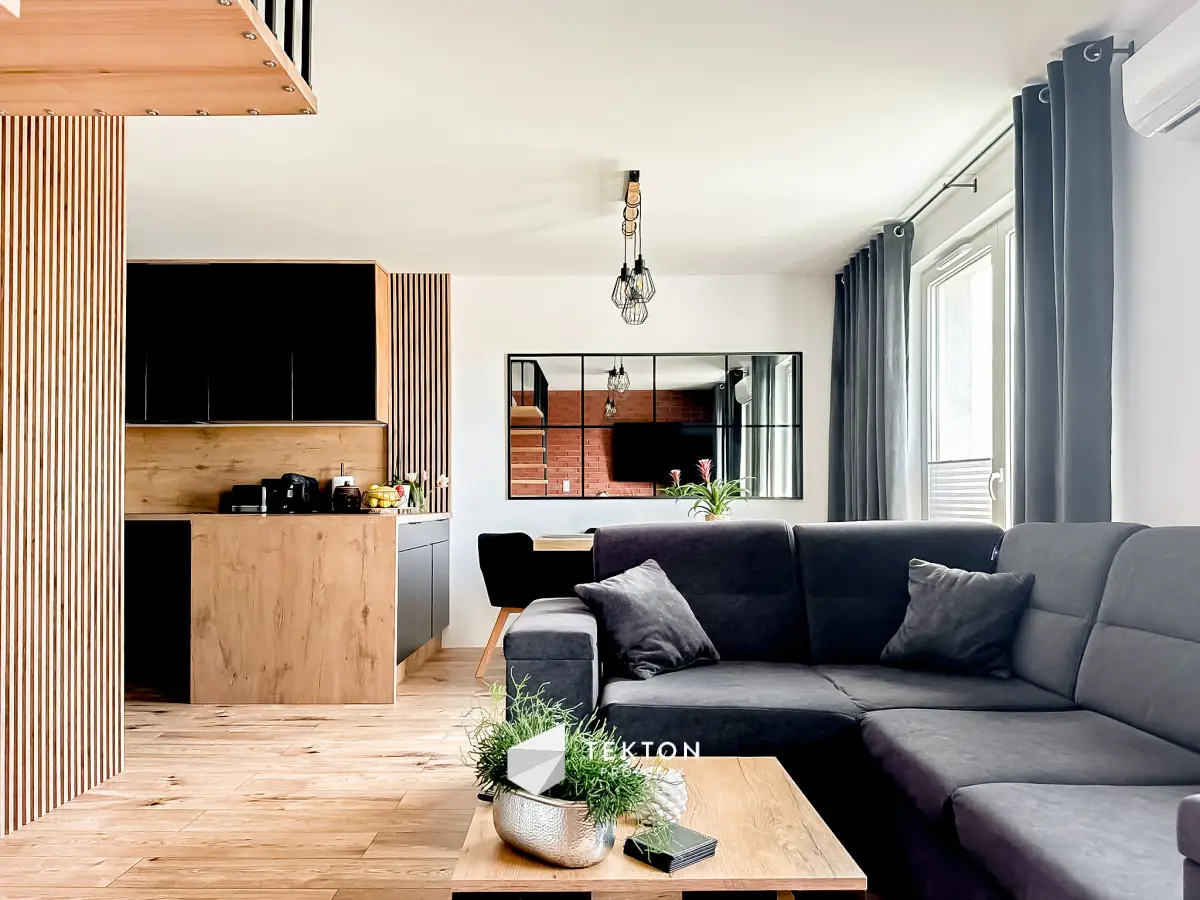 Wyjątkowe dwupoziomowe mieszkanie z klimatyzacją