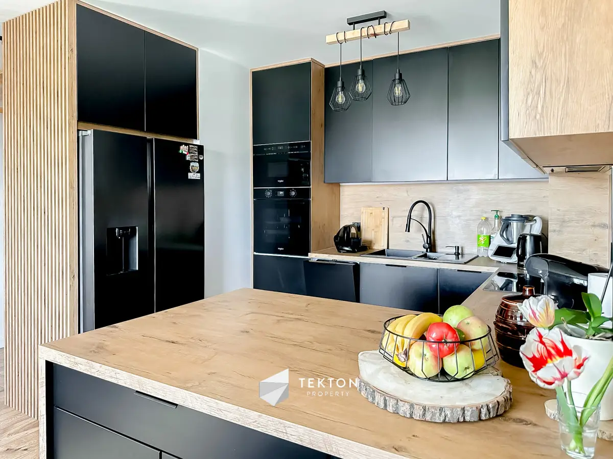 Wyjątkowe dwupoziomowe mieszkanie z klimatyzacją