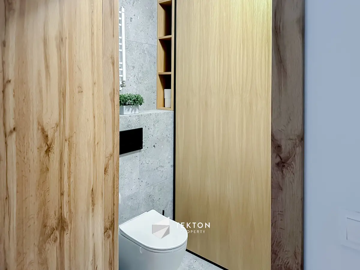 Wyjątkowe dwupoziomowe mieszkanie z klimatyzacją