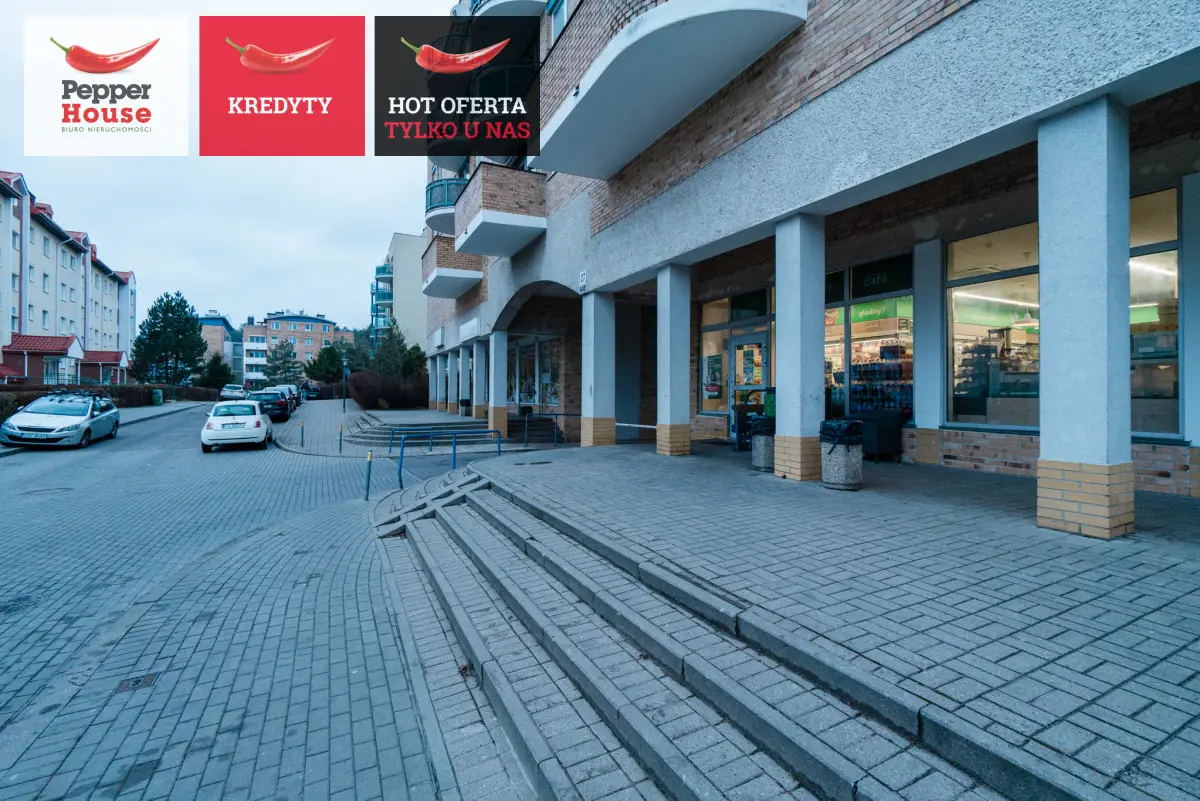 lokal z witryną / w centrum zabudowy mieszkaniowej