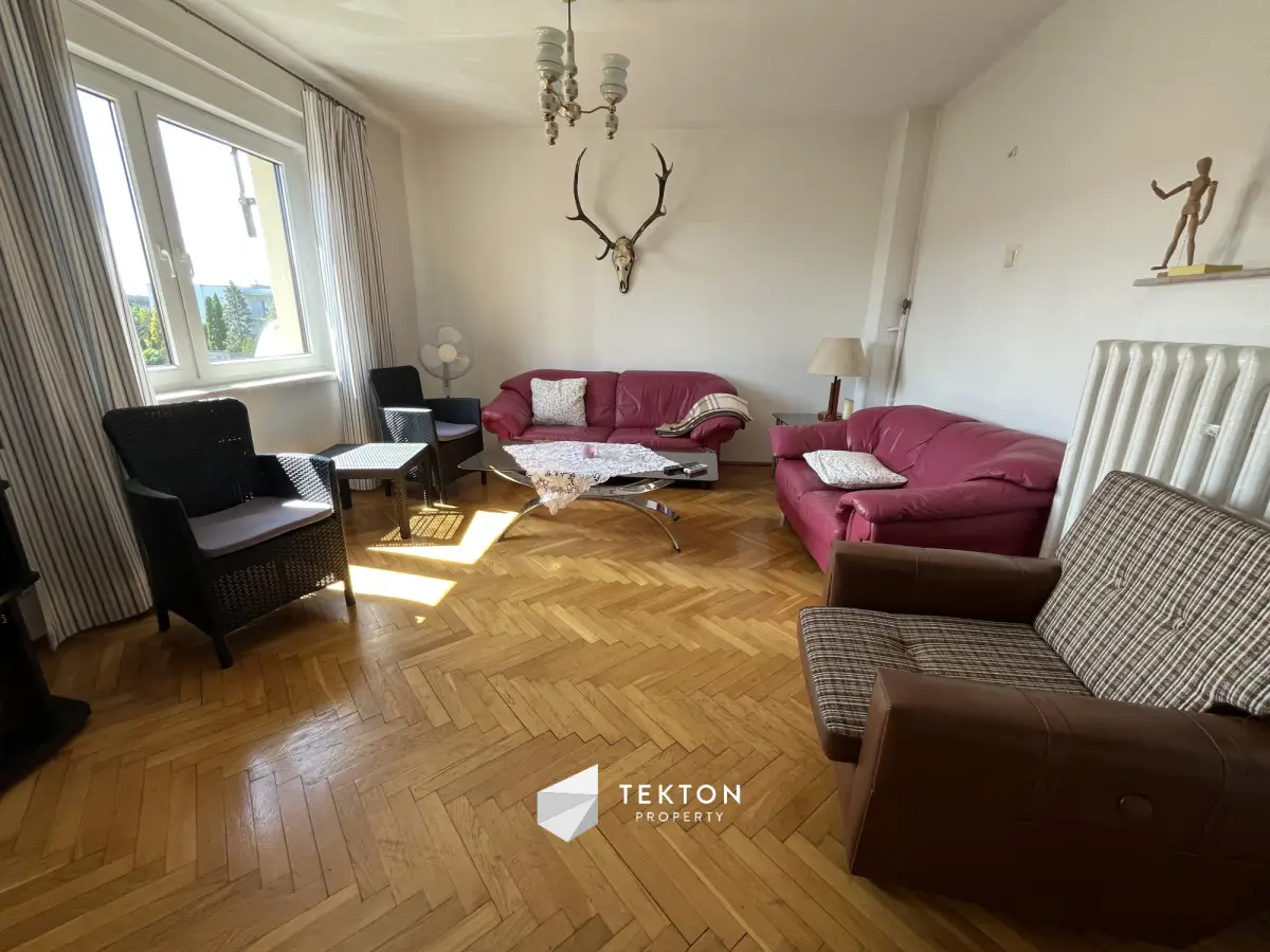 Dwurodzinny dom z budynkiem gospodarczym, Nakło