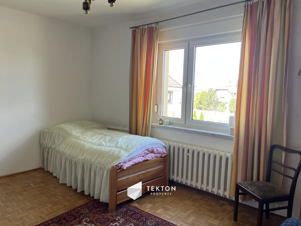 Dwurodzinny dom z budynkiem gospodarczym, Nakło