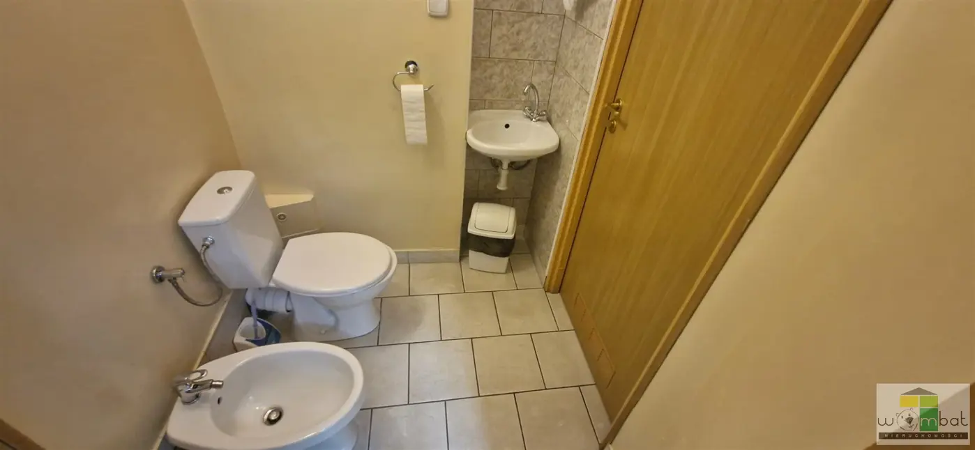 Do wynajęcia lokal w świetnej lokalizacji .