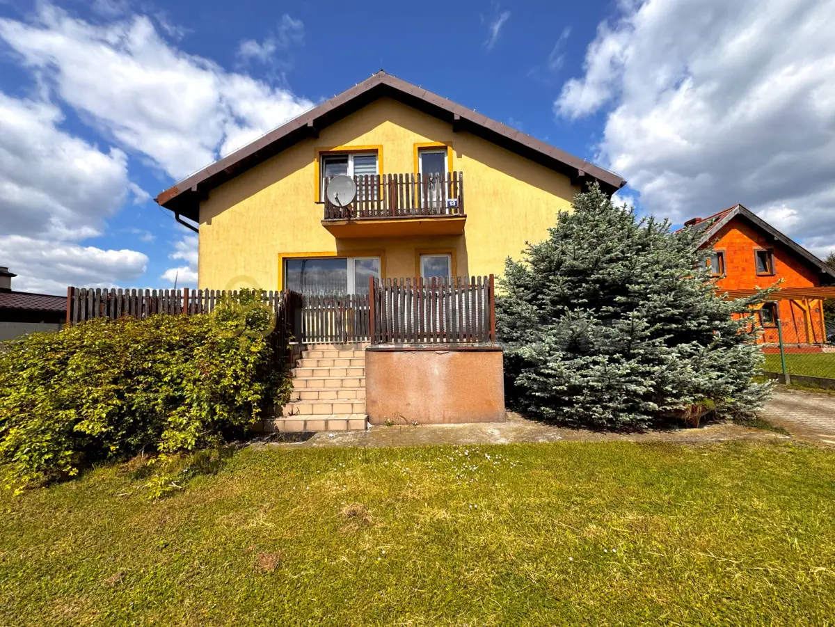 Dom na sprzedaż - spokojna okolica - Wieszczyczyn