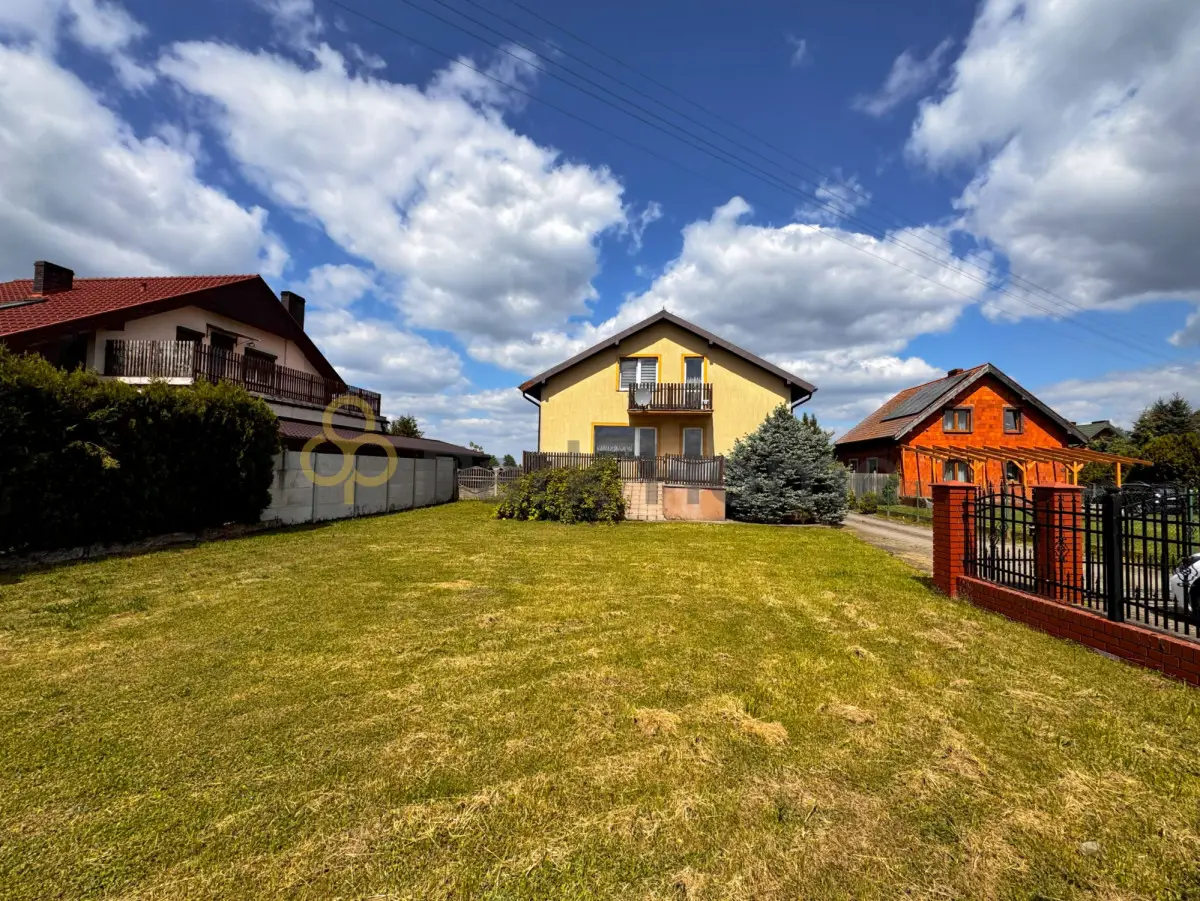 Dom na sprzedaż - spokojna okolica - Wieszczyczyn