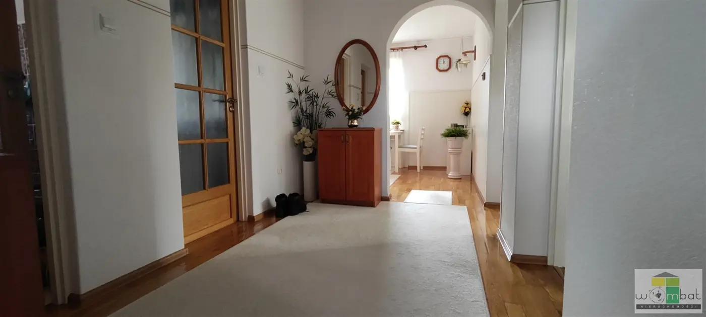 Dom na sprzedaż, 677m2