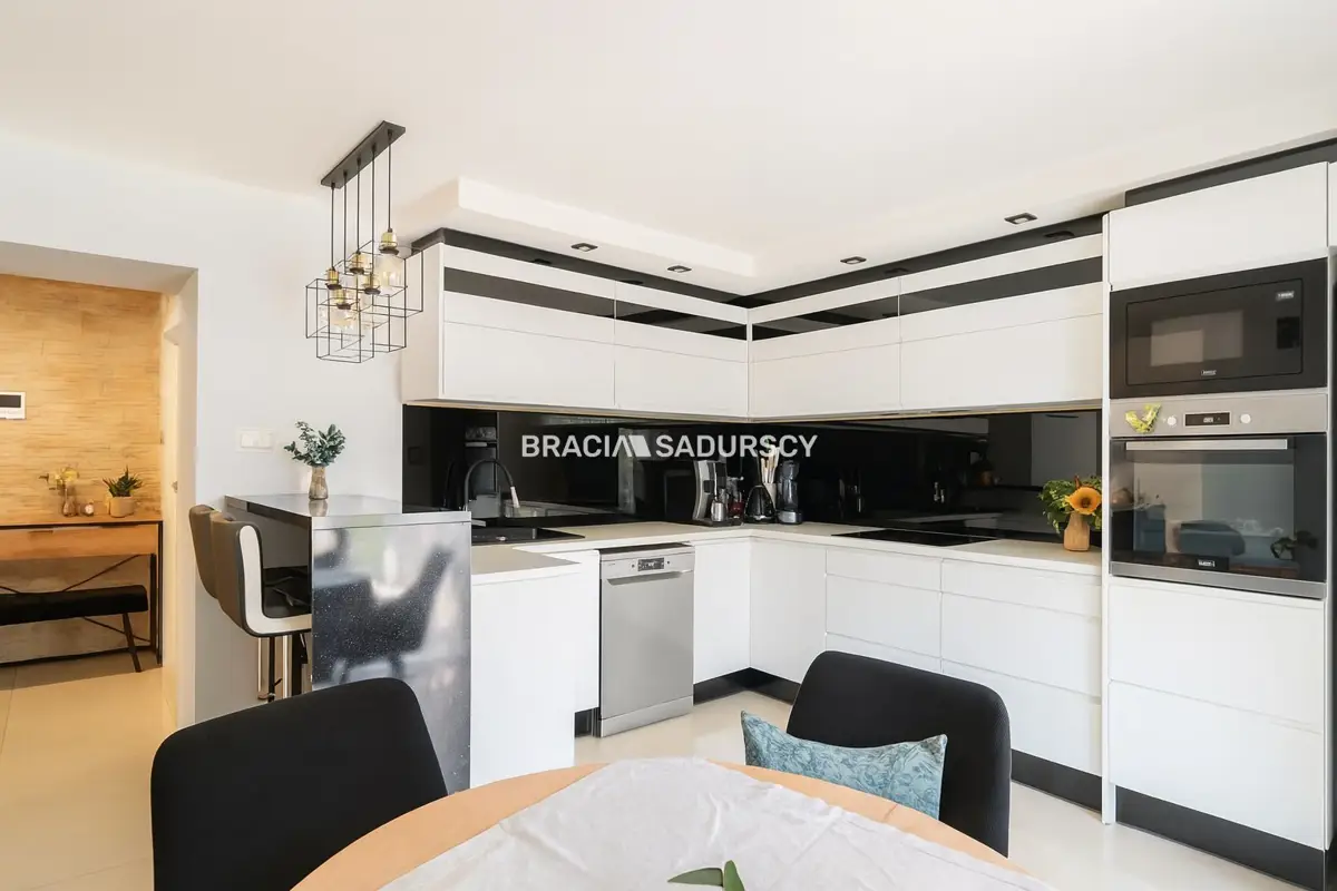 Dom wolnostojący na 15 arowej działce Opatkowice