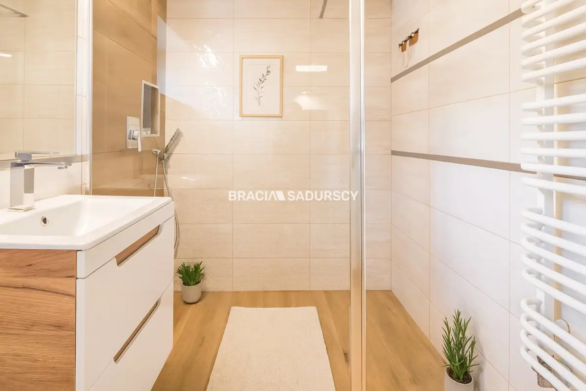 Dom wolnostojący na 15 arowej działce Opatkowice