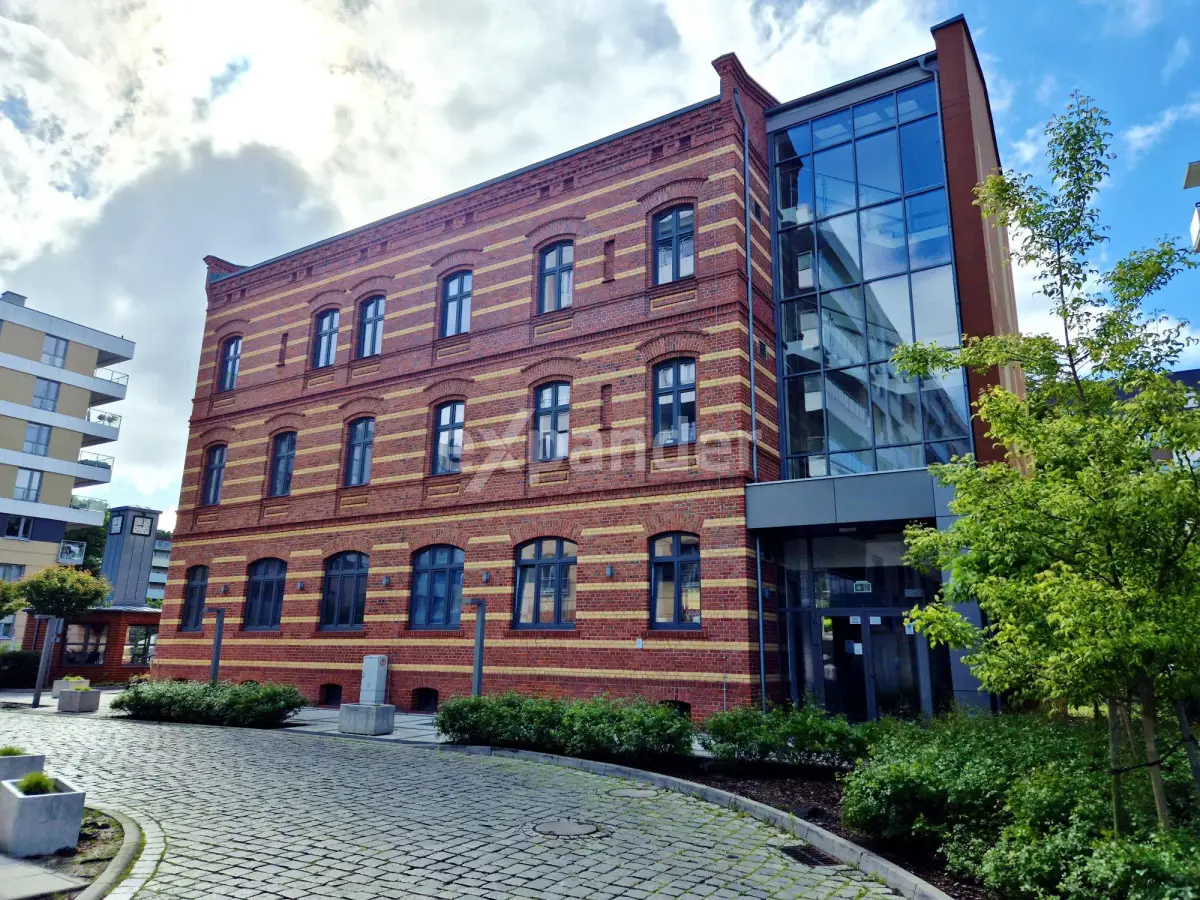 Zrewitalizowany budynek pod działalność biurową