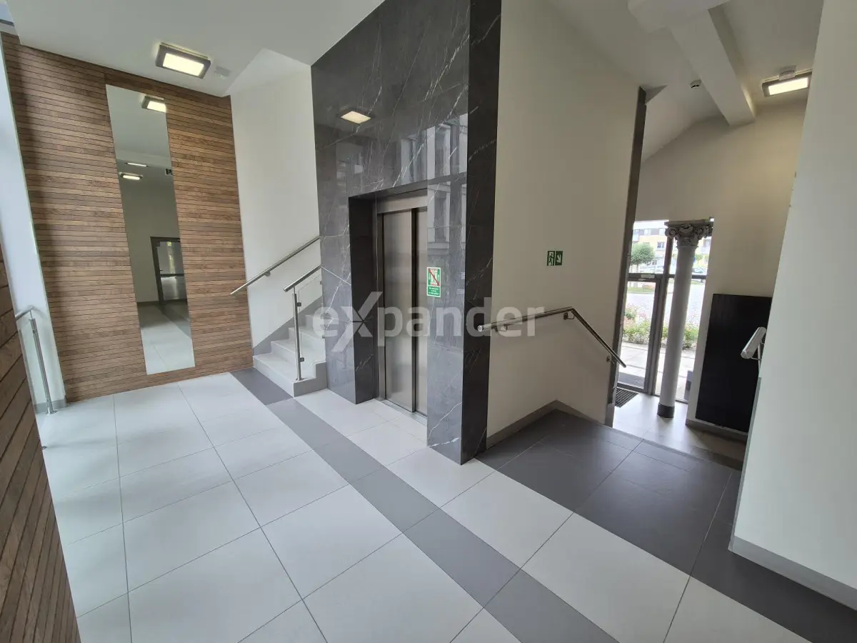 Zrewitalizowany budynek pod działalność biurową