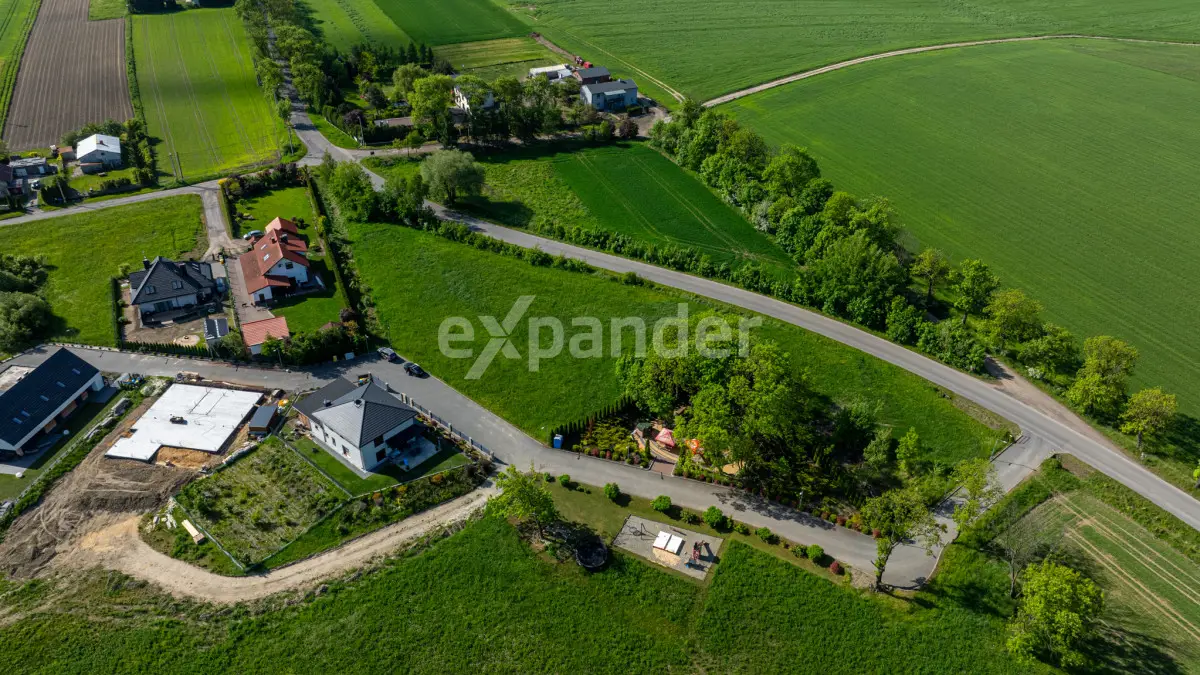 Działka wśród terenów zielonych z ładnymi widokami