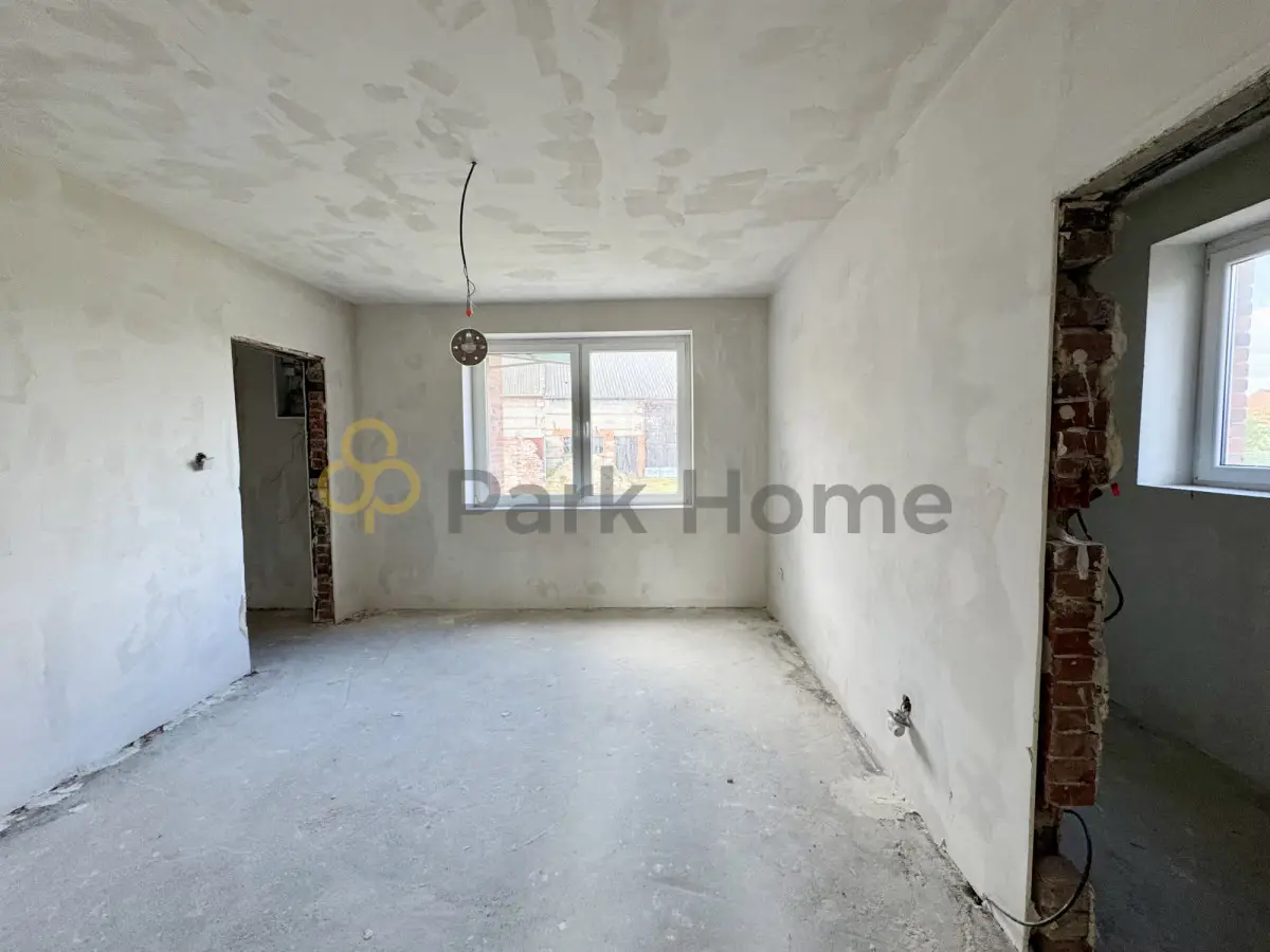 Dom z działką 1096 m2 strych do adaptacji