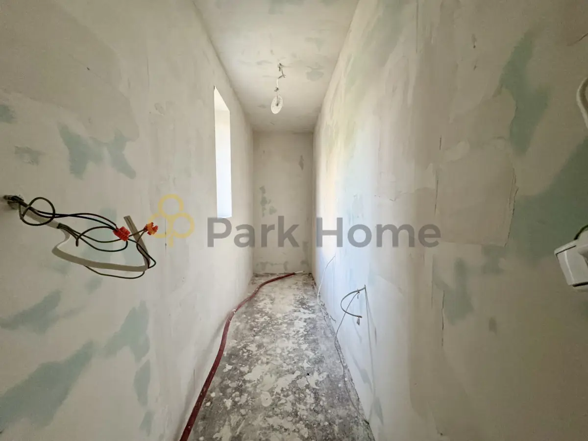 Dom z działką 1096 m2 strych do adaptacji