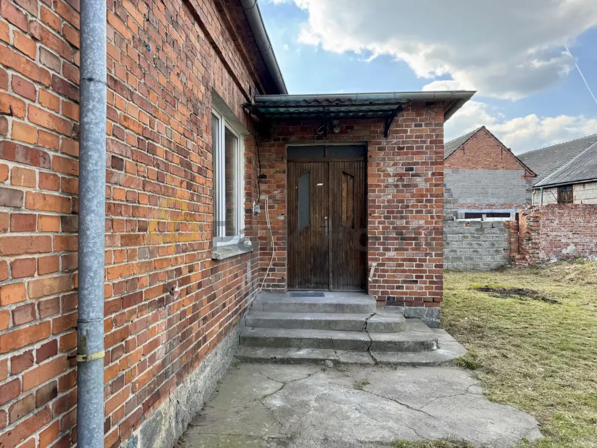 Dom z działką 1096 m2 strych do adaptacji