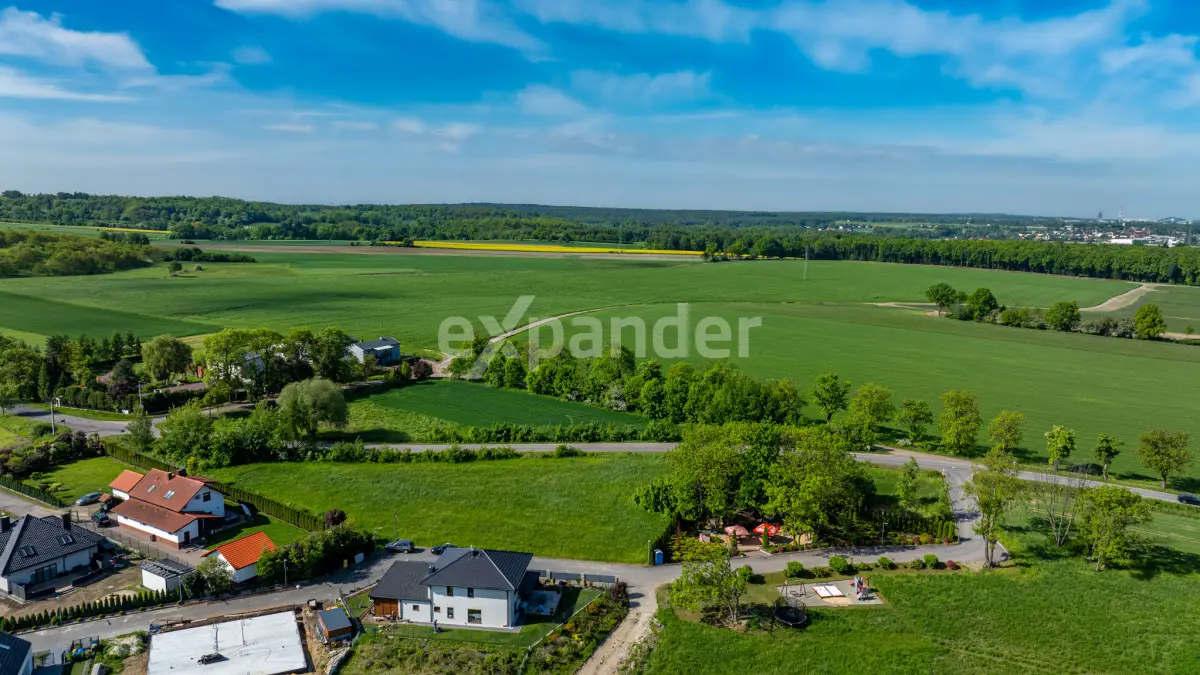 Działka wśród terenów zielonych z ładnymi widokami