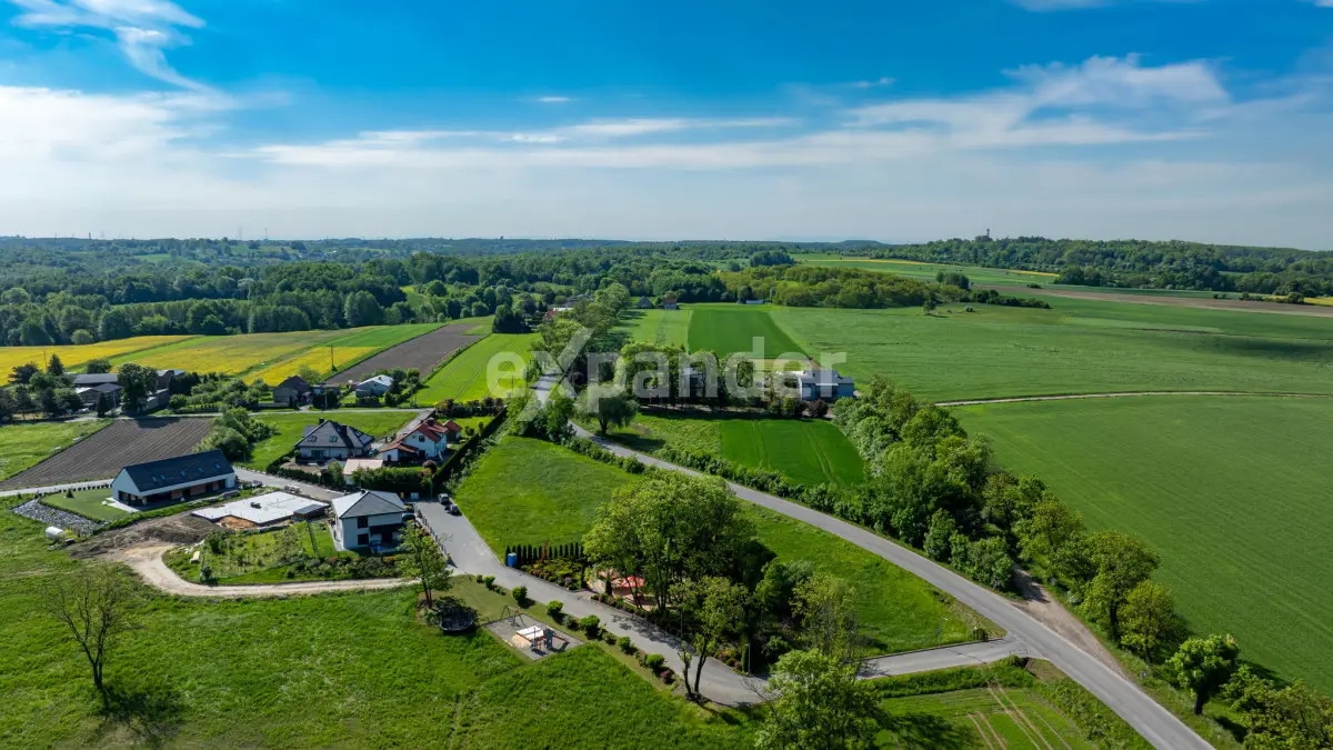 Działka wśród terenów zielonych z ładnymi widokami