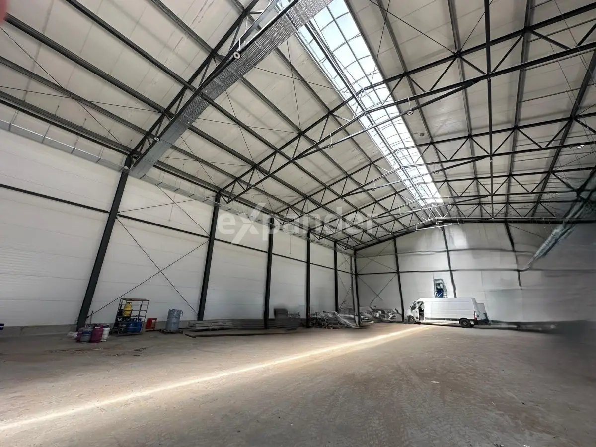 Nowoczesne hale sprzedażowe i magazynowe