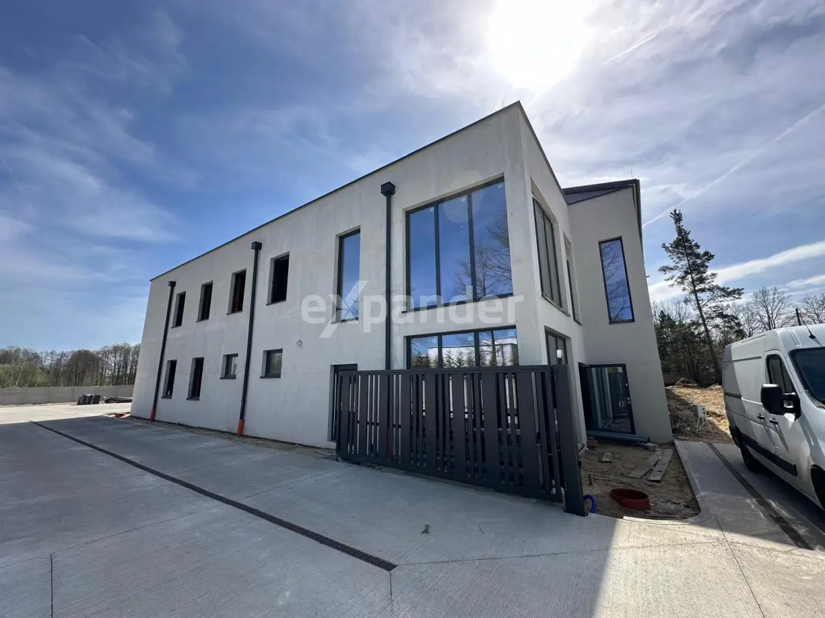 Nowoczesne hale sprzedażowe i magazynowe