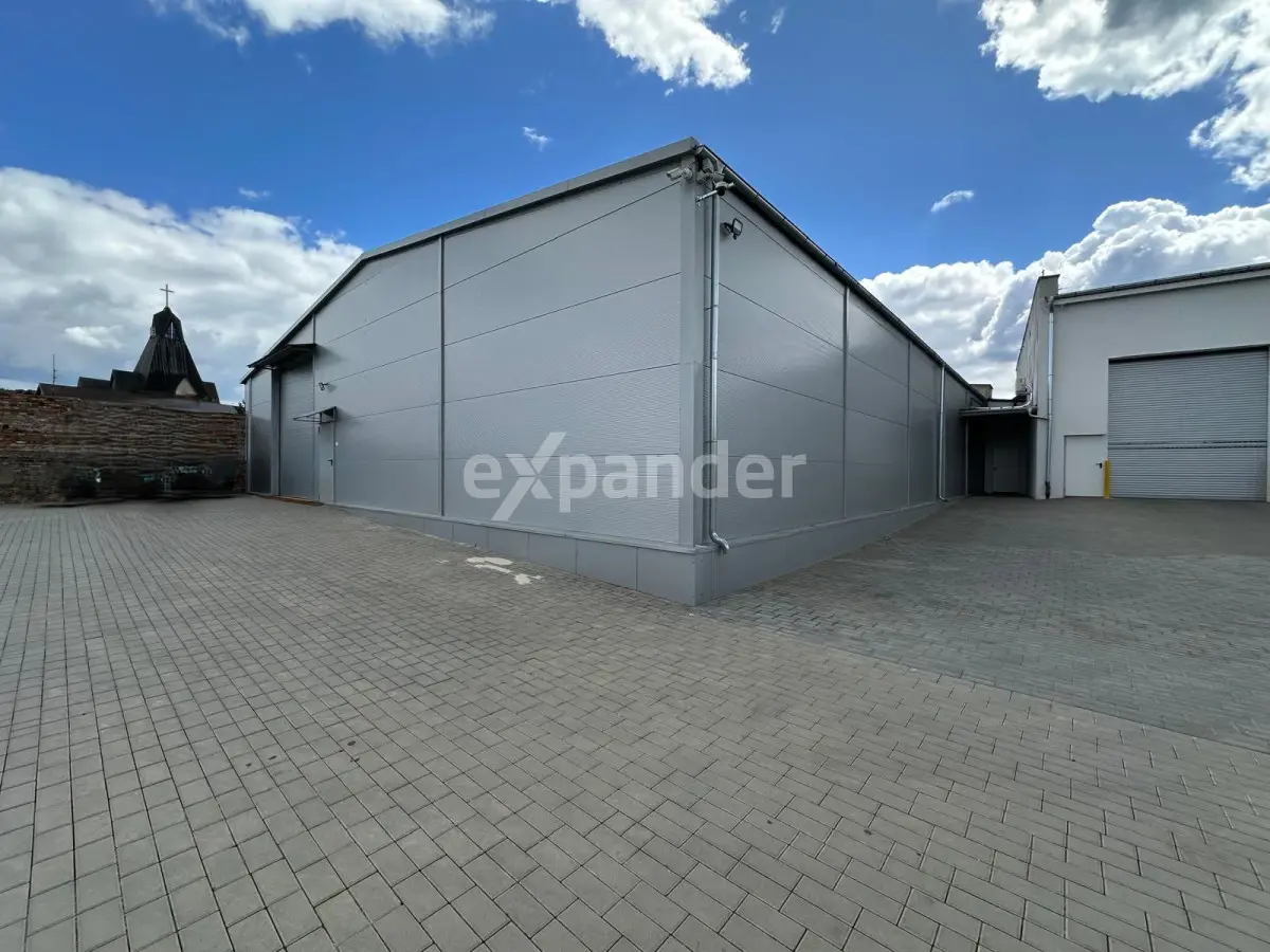 Nowoczesne hale sprzedażowe i magazynowe