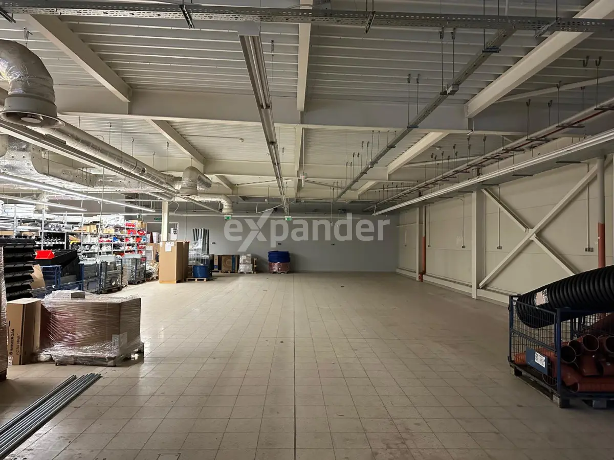 Nowoczesne hale sprzedażowe i magazynowe