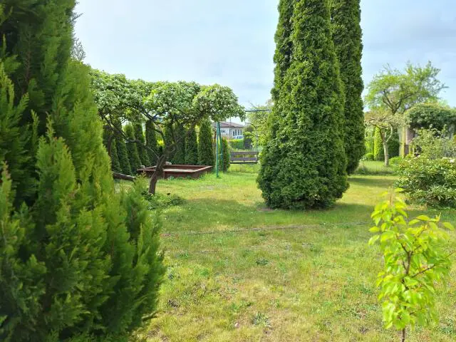 Działka letniskowo-rekreacyjna na obrzeżach miasta