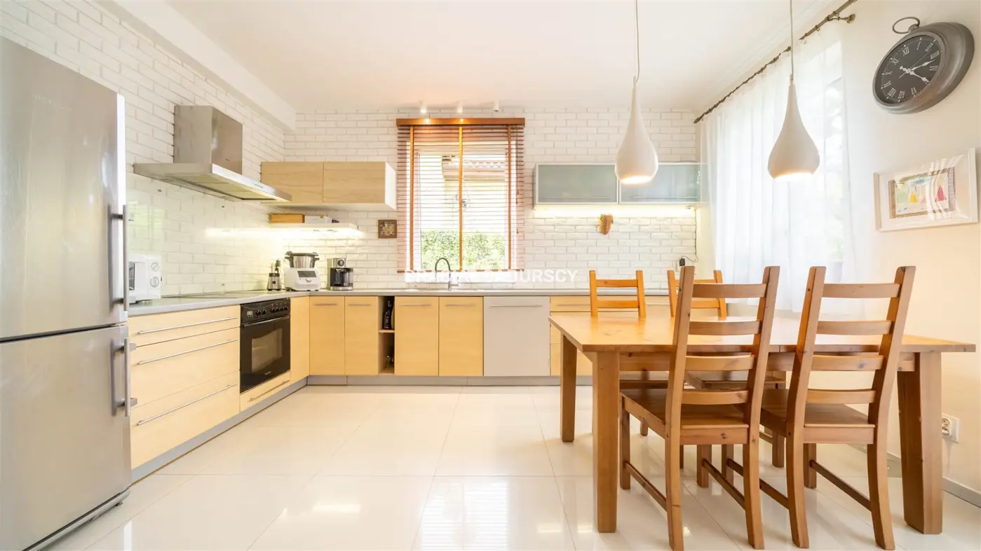 SEGMENT DOMU Z OGRÓDKIEM