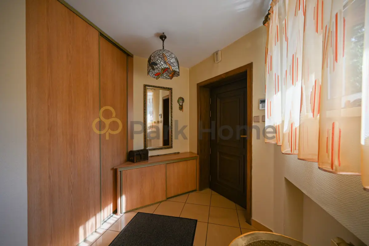 Dom, 5 pokoi 295 m² na sprzedaż - Zielona Góra