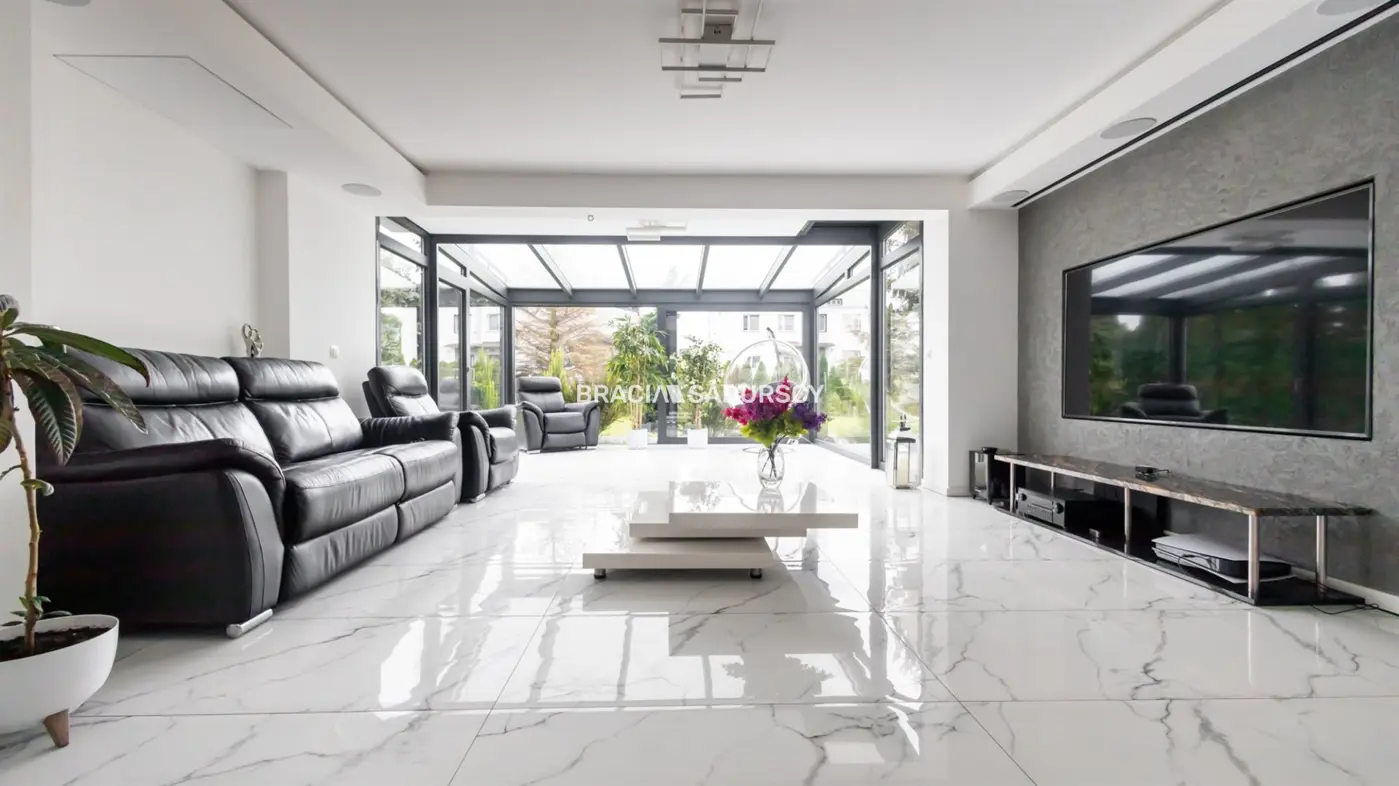 Wysoki standard, działka 23 ar, 4 sypialnie, basen