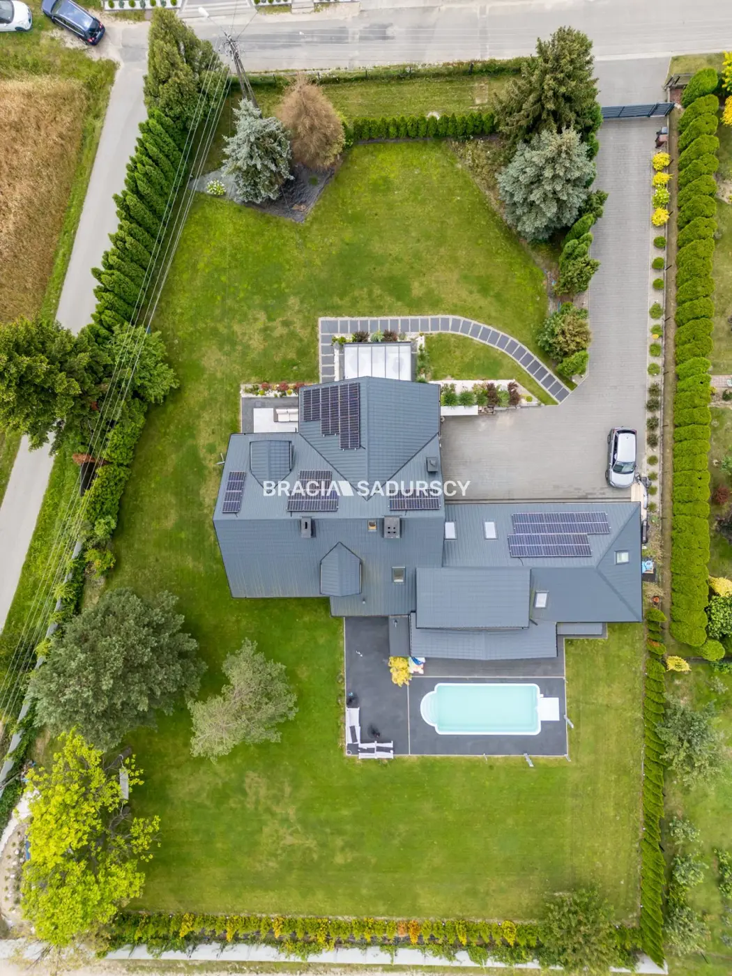 Wysoki standard, działka 23 ar, 4 sypialnie, basen