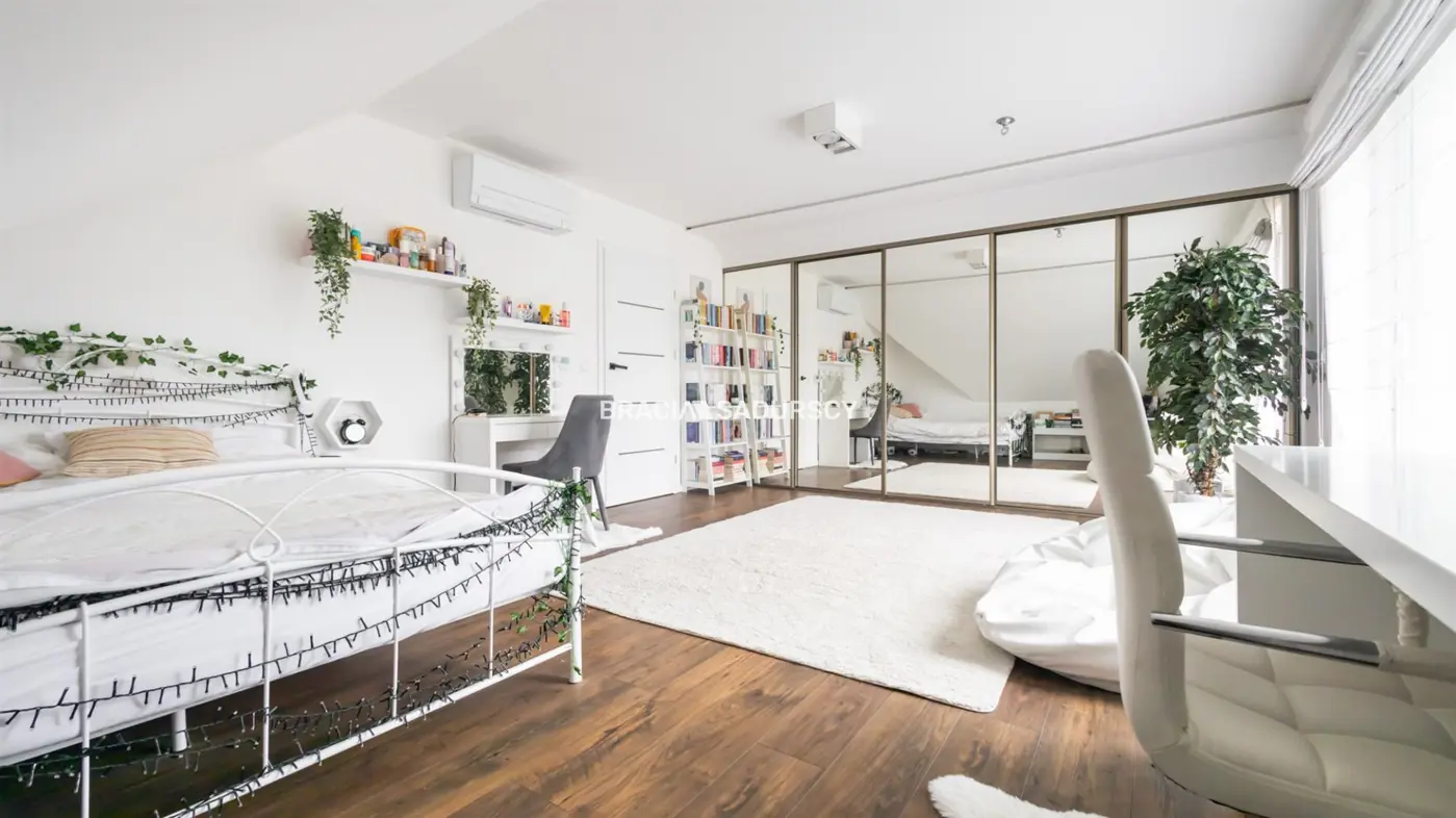 Wysoki standard, działka 23 ar, 4 sypialnie, basen