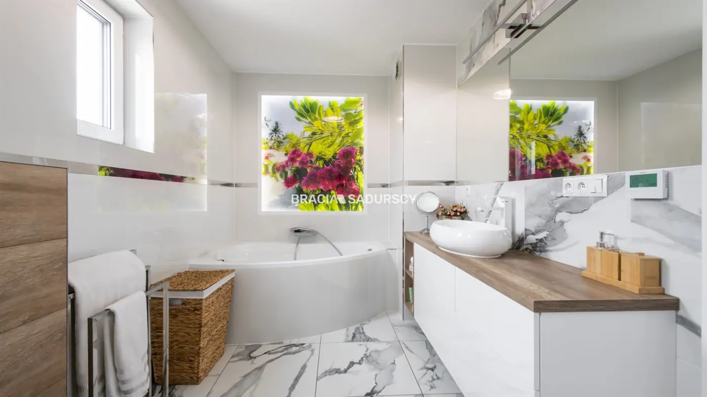 Wysoki standard, działka 23 ar, 4 sypialnie, basen