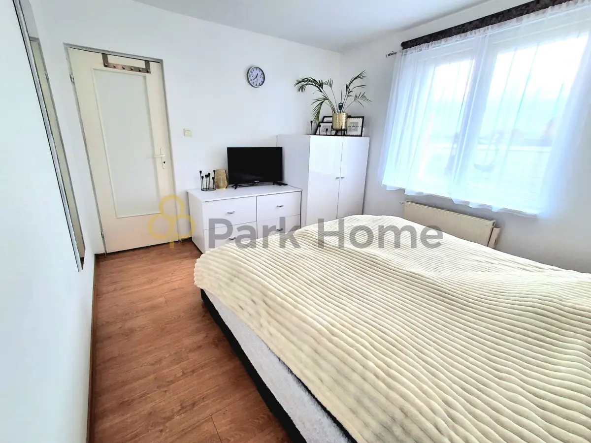 Dom z warsztatem samochodowym i działką 1,42ha