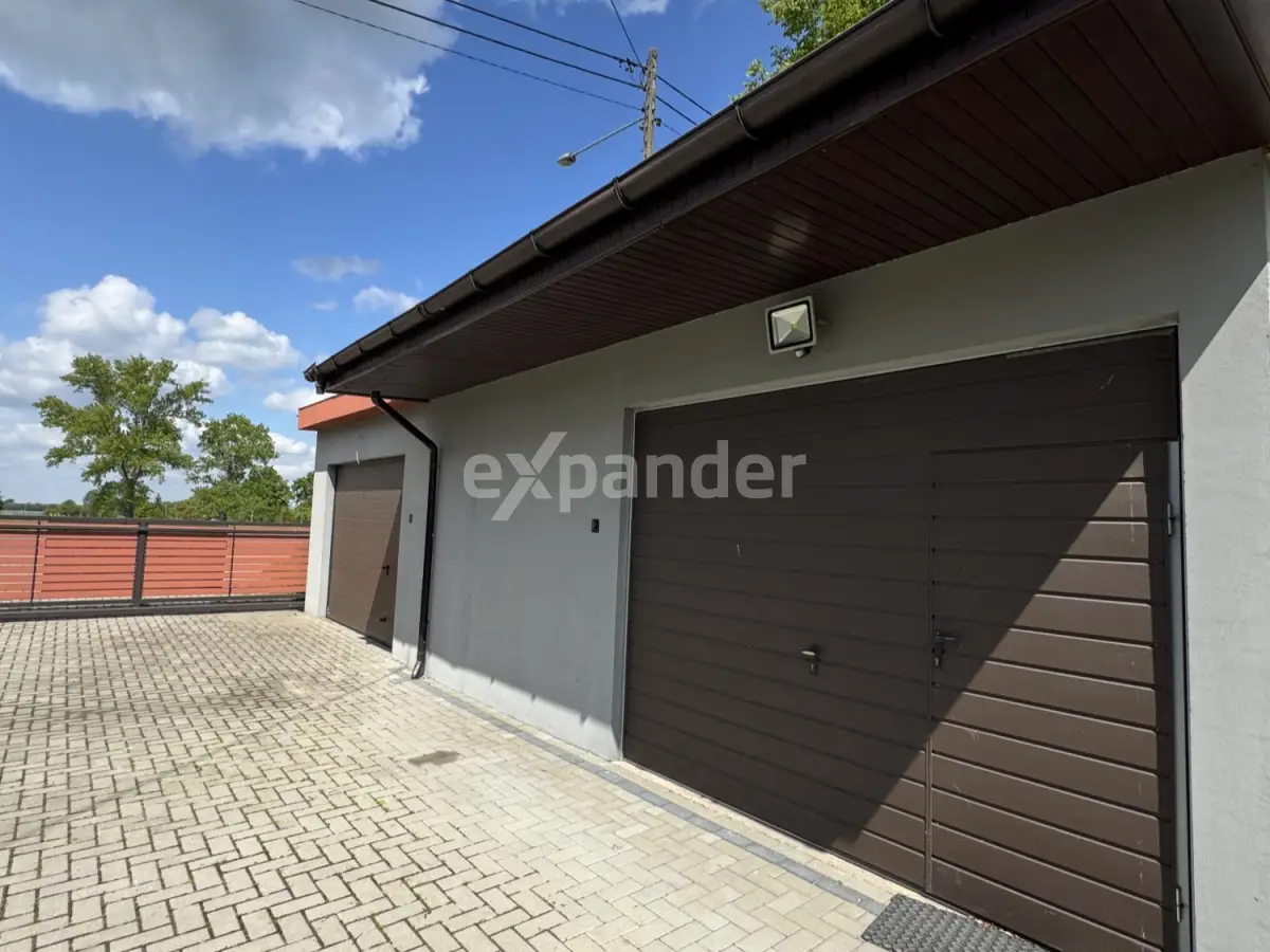 Dom jednorodzinny w cichej okolicy