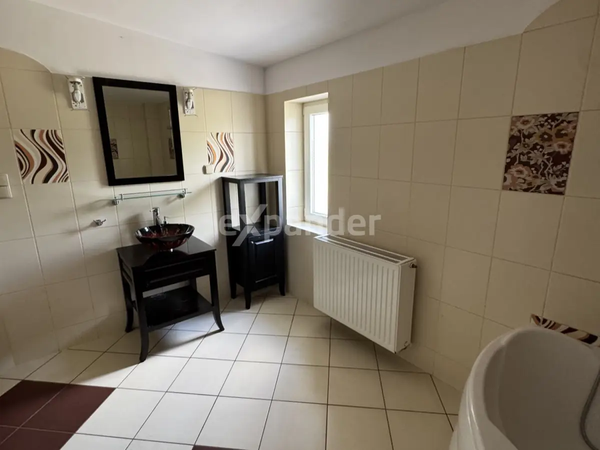 Dom jednorodzinny w cichej okolicy