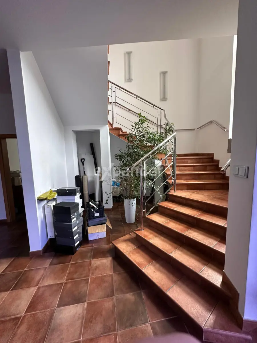 Uniwersalny obiekt produkcyjno-magazynowy