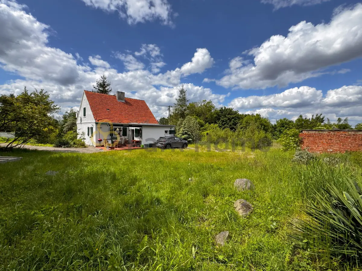 Azyl w Ostrowiecznie - Dom z dużą działką