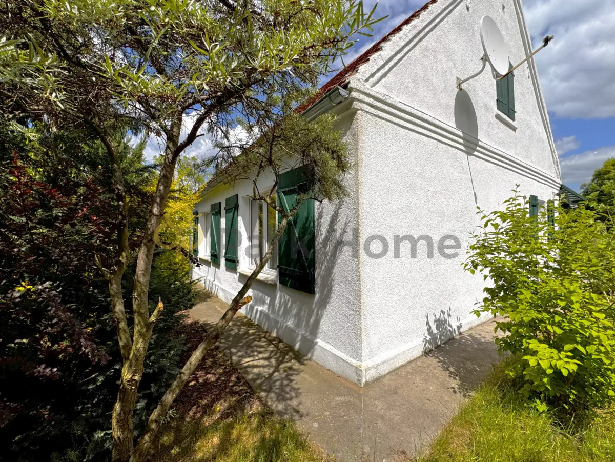 Azyl w Ostrowiecznie - Dom z dużą działką