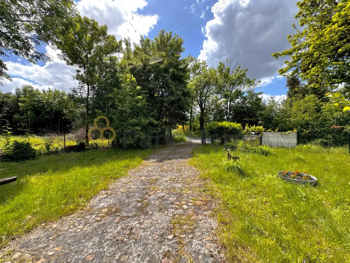 Azyl w Ostrowiecznie - Dom z dużą działką