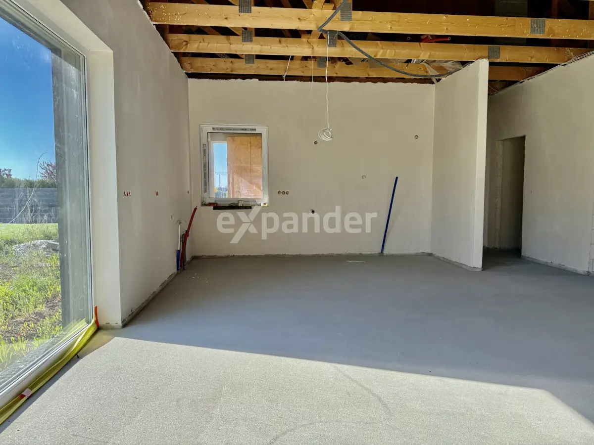 PARTEROWY Z OPCJĄ PIĘTRA 100 MKW /GARAŻ