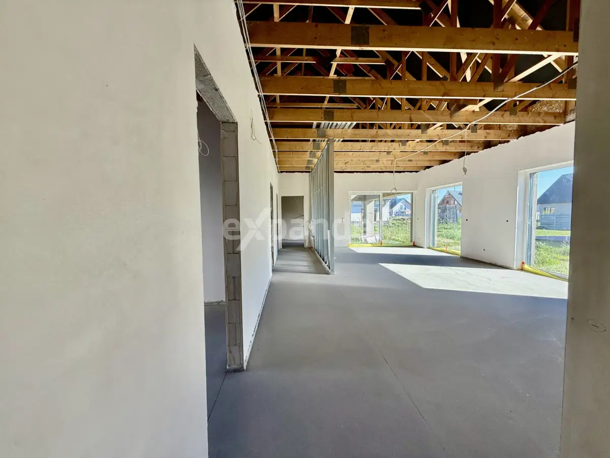 PARTEROWY Z OPCJĄ PIĘTRA 100 MKW /GARAŻ