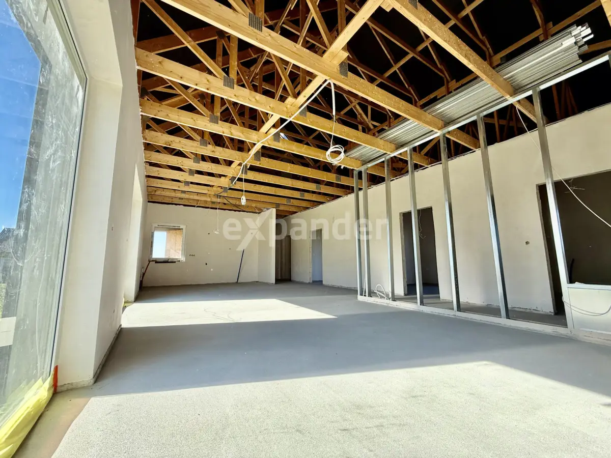 PARTEROWY Z OPCJĄ PIĘTRA 100 MKW /GARAŻ