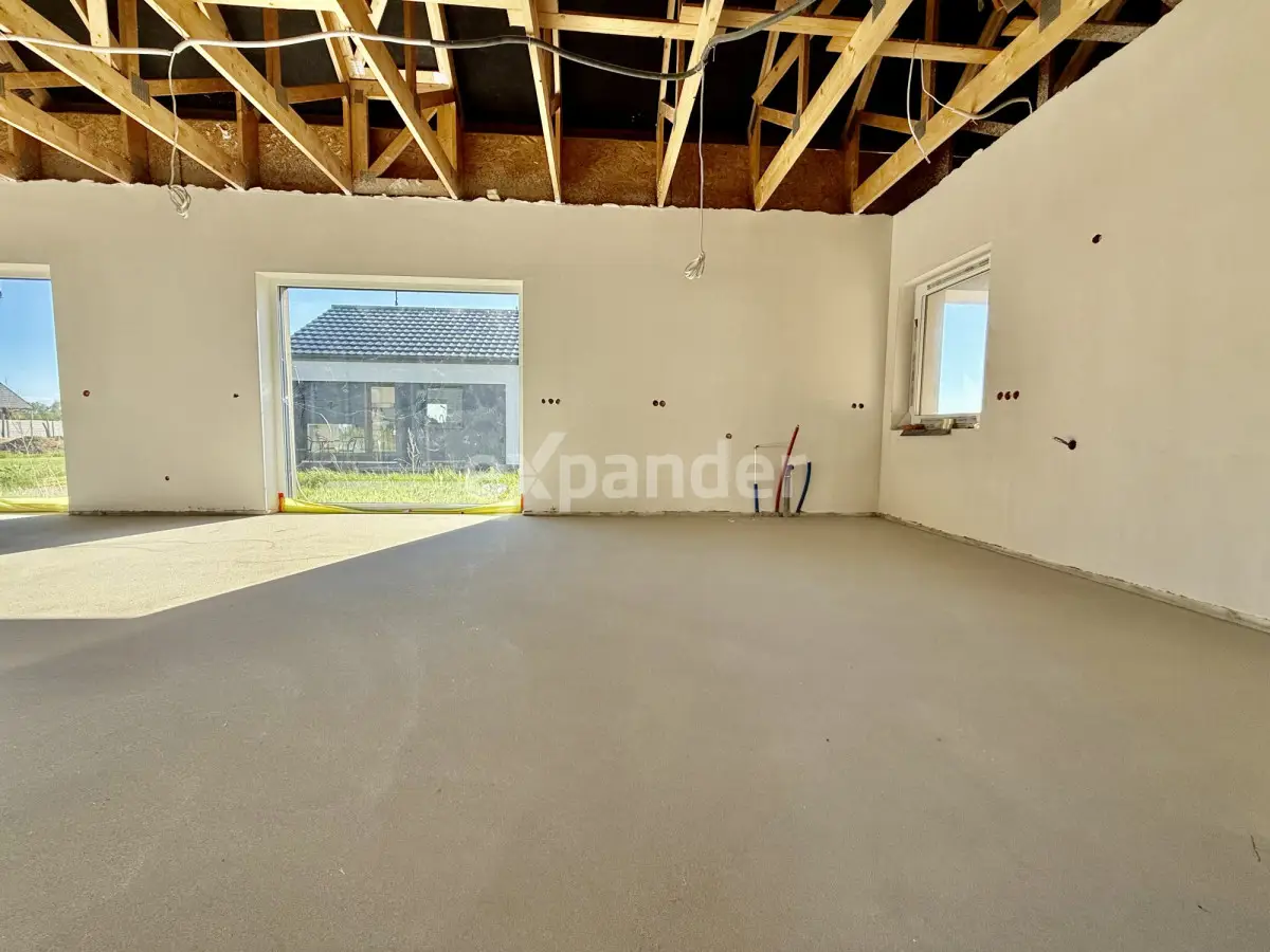 PARTEROWY Z OPCJĄ PIĘTRA 100 MKW /GARAŻ