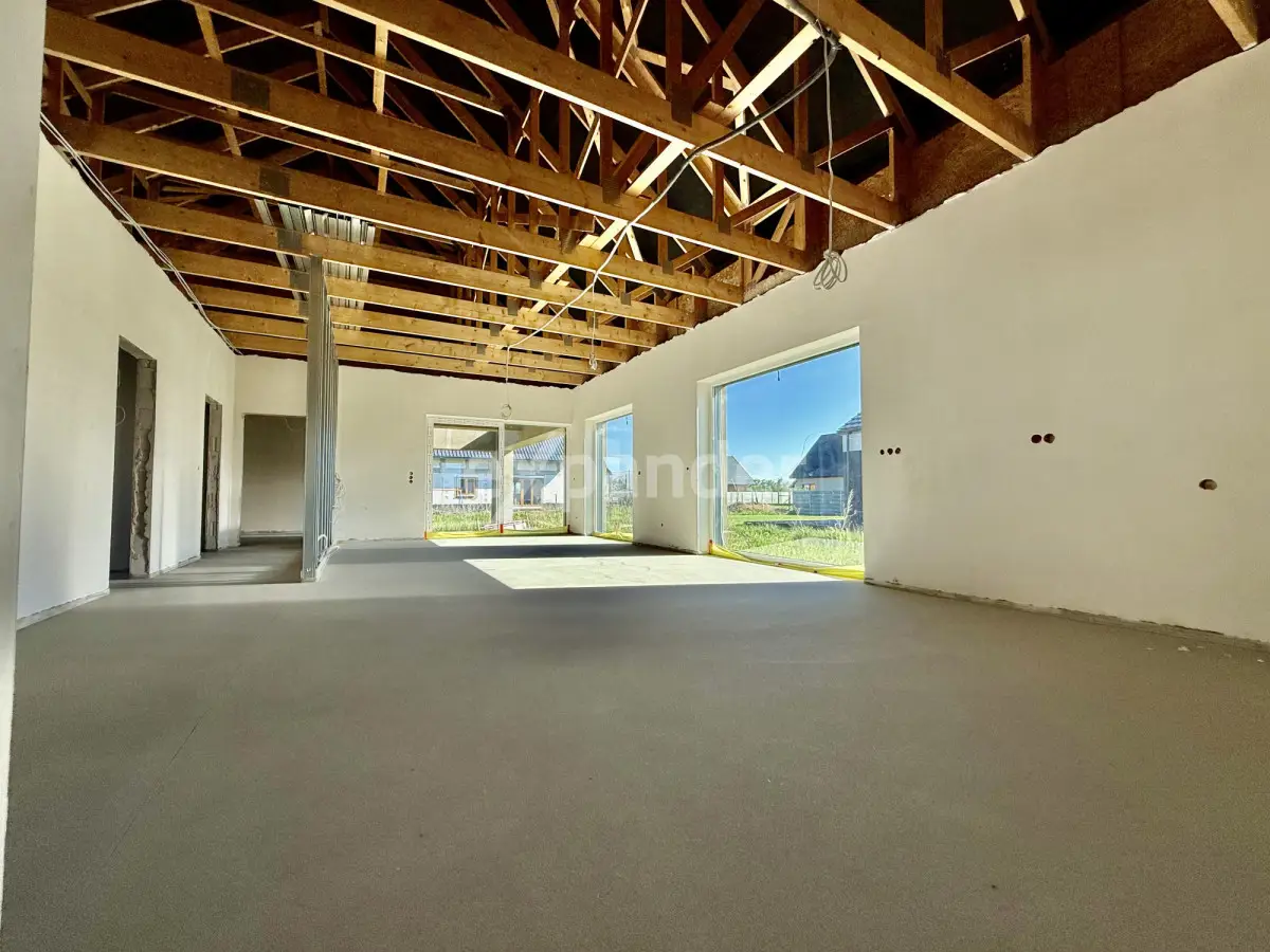 PARTEROWY Z OPCJĄ PIĘTRA 100 MKW /GARAŻ