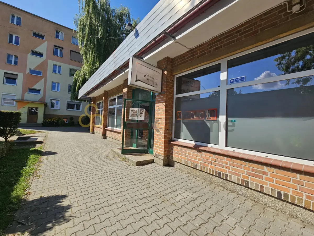 Lokal handlowo- usługowy - Śrem ul. 1 Maja