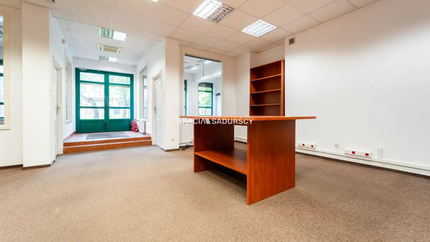 Lokal usługowy w centrum zabudowy mieszkaniowej